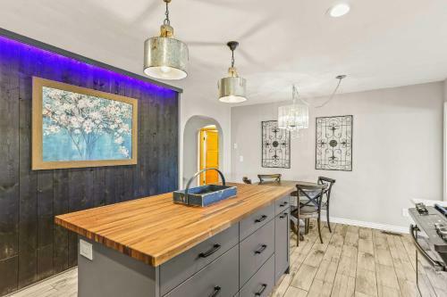 Large Family Home With Garage Game Room And Office