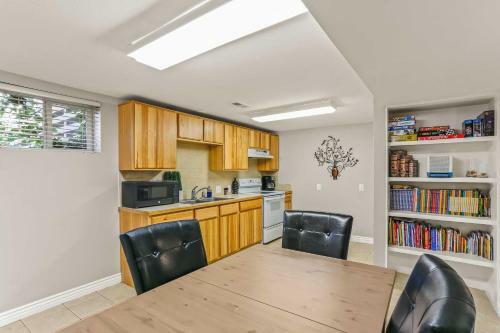 Large Family Home With Garage Game Room And Office