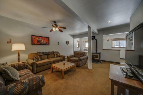 Lakefront Escape By Casago Mccall - Donerightmanagement