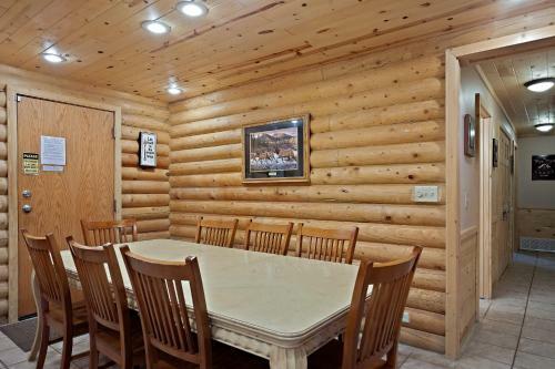 Lodgepole Lookout By Kabino
