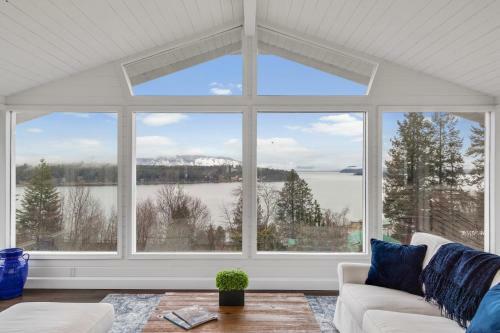 Lakeview Luxury