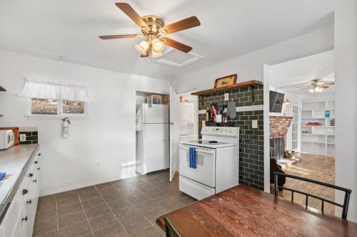 Lakeview Cottage