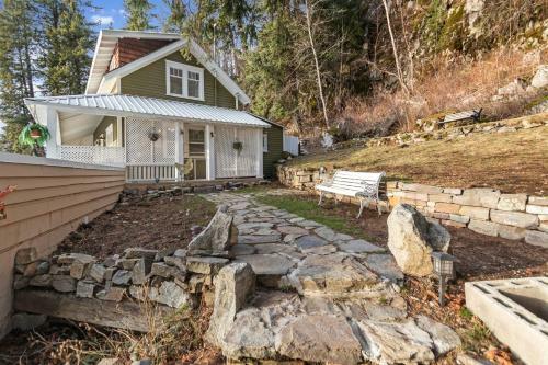 Lakeview Cottage