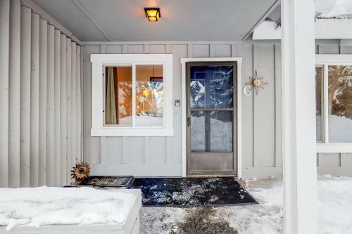 Pinewood Delightful Retreat