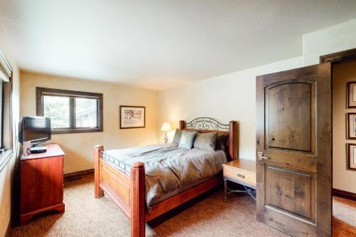 Skiway Chalet