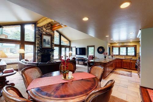 Skiway Chalet