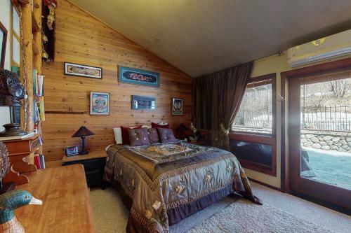 Saddleview Retreat
