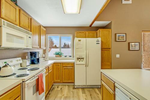 Aspen Village Condo #32