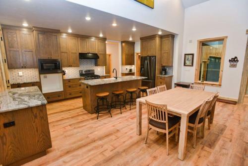 White Bark Lodge By Casago Mccall - Donerightmanagement