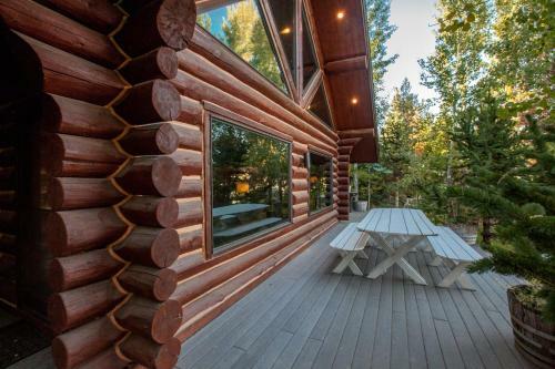 Oden Bay Log Home
