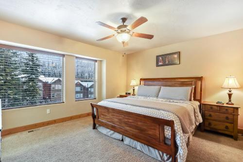 Boulder Ridge Retreat