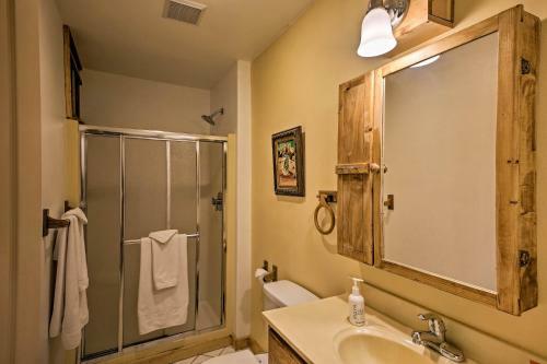 Lakeside Sagle Home With Dock-by Schweitzer Mtn!
