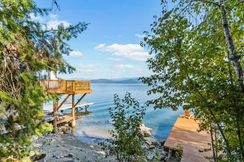 Waterfront Cabin On Bottle Bay Road