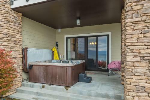 Exclusive Seasons At Sandpoint Townhome