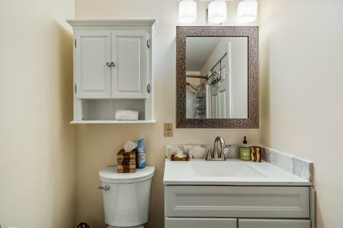 Cozy One Bedroom With Privacy - Community Beach Access