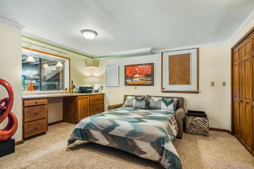 Cozy One Bedroom With Privacy - Community Beach Access