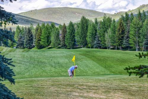Elkhorn Springs Getaway