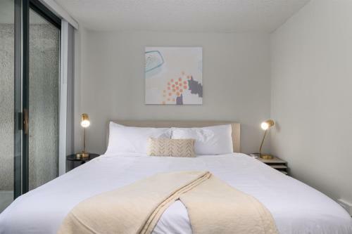 Kasa Chicago River North Apartments