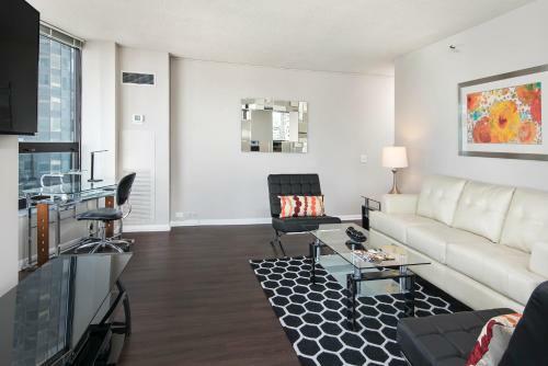 Hotel Luxury Downtown Chicago Suites