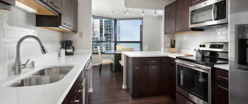 Hotel Luxury Downtown Chicago Suites