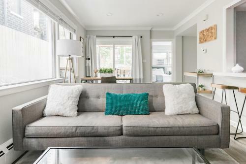 Apartamento Inviting Stylish Home With Covered Patio