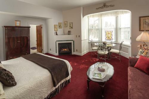 Cloran Mansion Bed & Breakfast