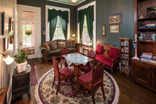 Bed & Breakfast The Steamboat House