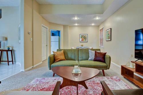 Bed & Breakfast Beautiful 3br House With W/d!