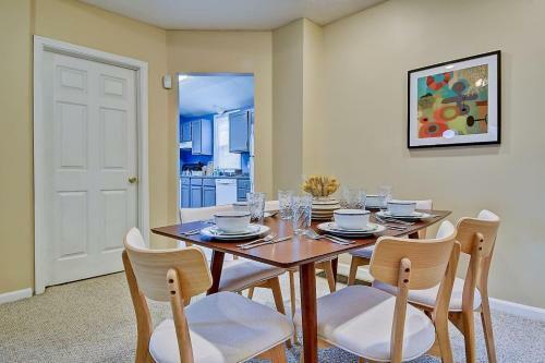 Bed & Breakfast Beautiful 3br House With W/d!