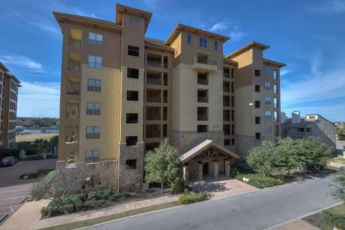 Gorgeous Waterfront Condo Next To Hsb Resort