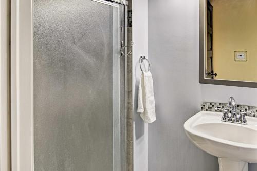 Spacious Indy Home 3 Miles From Downtown!