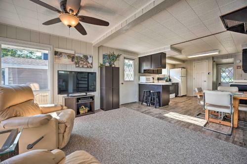 Lake George Cottage With Dock, Fire Pit And Kayaks