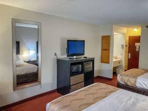 Hotel Motel 6 Elkhart