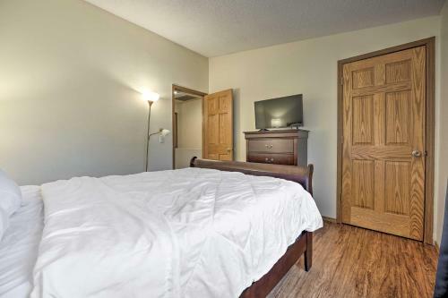 Home Less Than 3 Mi To Schools, Downtown, Attractions