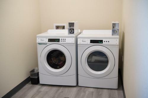 Hotel Cobblestone Inn & Suites - Forest City