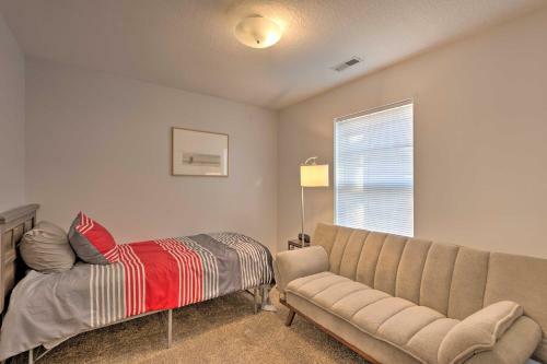 Cozy Cedar Rapids Pad, 2 Blocks To Mercy Care