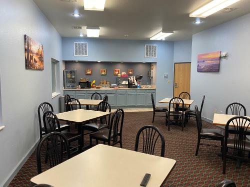 Garnett Hotel & Rv Park