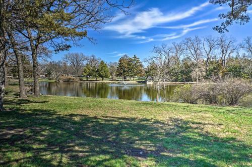 Spacious Home With Deck, Walk To Peter Pan Park