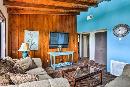 Burkesville Apartment With Views And Pool Access!