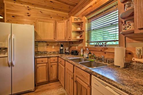 Pet-friendly Cabin With Wifi In Daniel Boone Nf