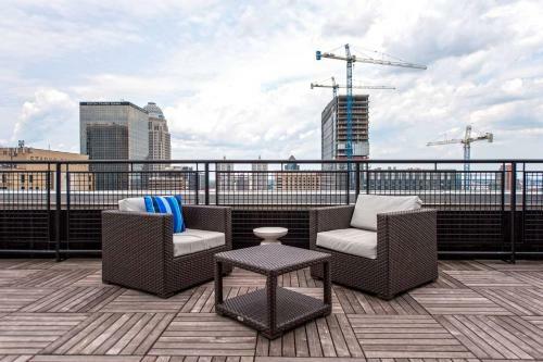Apartamento Abode Vue At 3rd 1-bedroom Loft-style Suite
