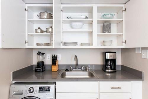 Apartamento Abode Vue At 3rd 1-bedroom Loft Style Suite