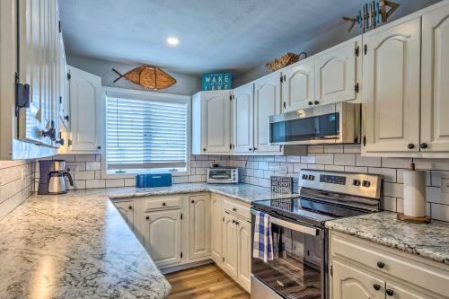 Lake House Waterfront Fun And Updated Interior