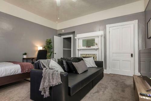 Historic 3br Home With Backyard In Shelby Park