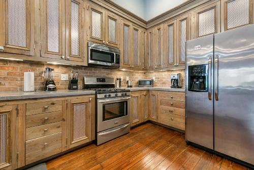 Cozy And Charming House Close To St Charles Ave