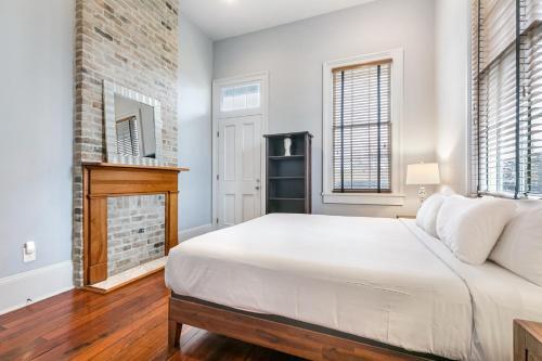 Cozy And Charming House Close To St Charles Ave