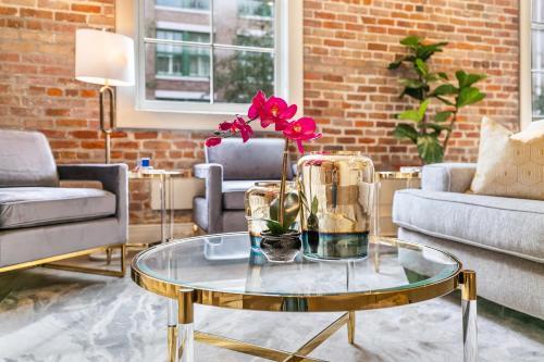 New Orleans Luxury Rentals The Stella