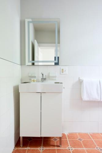 Aparthotel Sonder ? Mandeville Suites
