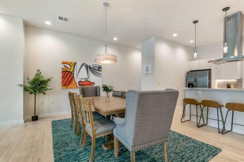 4br Townhouse In Bienville Villas