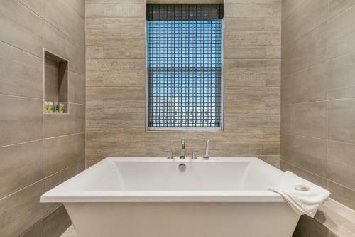 New Construction Luxury Villas